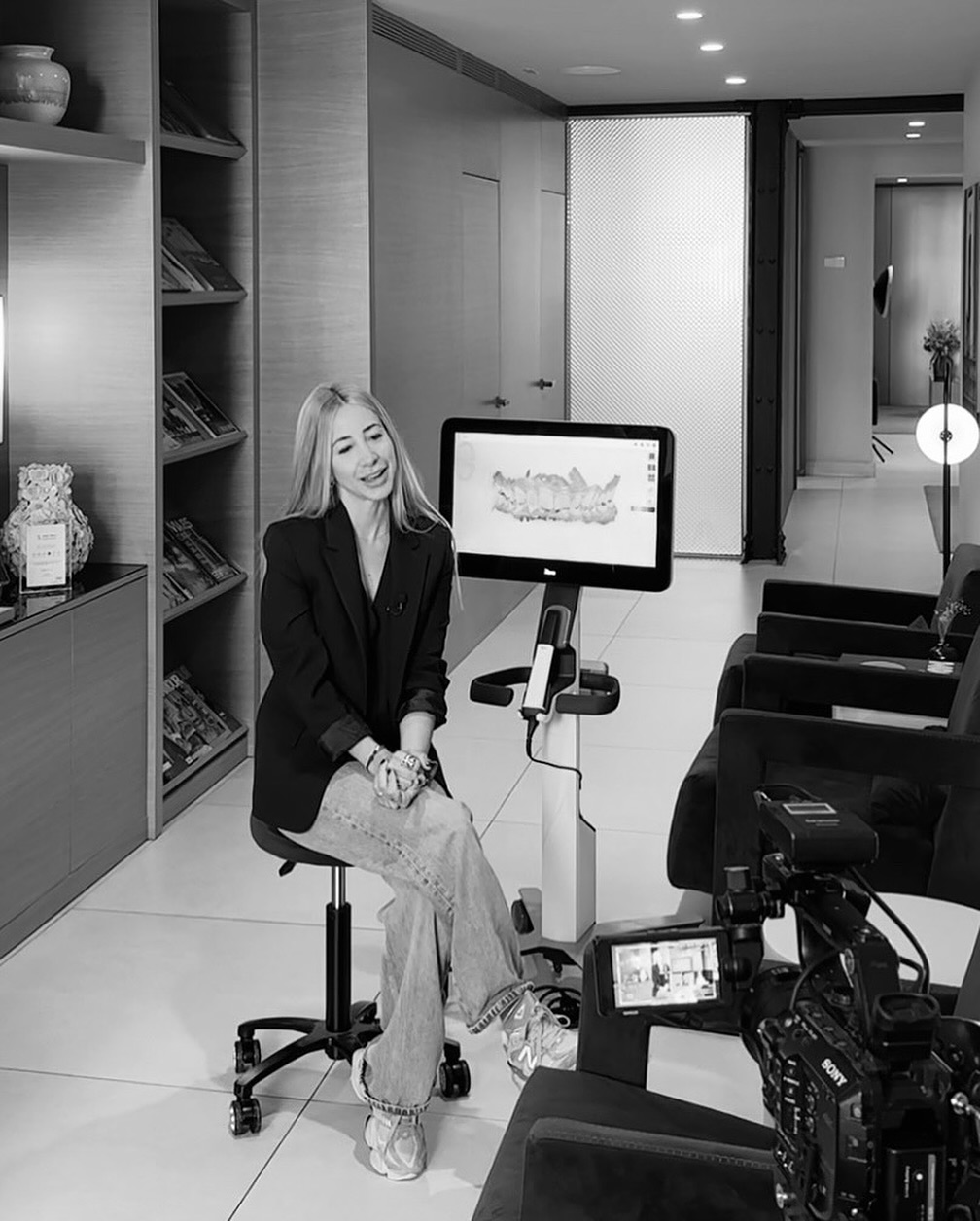 Dra. Lorena - Experta en Invisalign